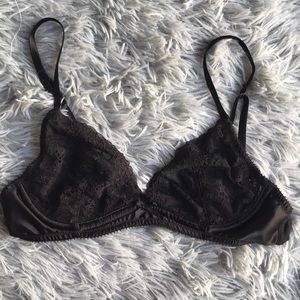 Victoria’s Secret 32a black lace bralette NWOT